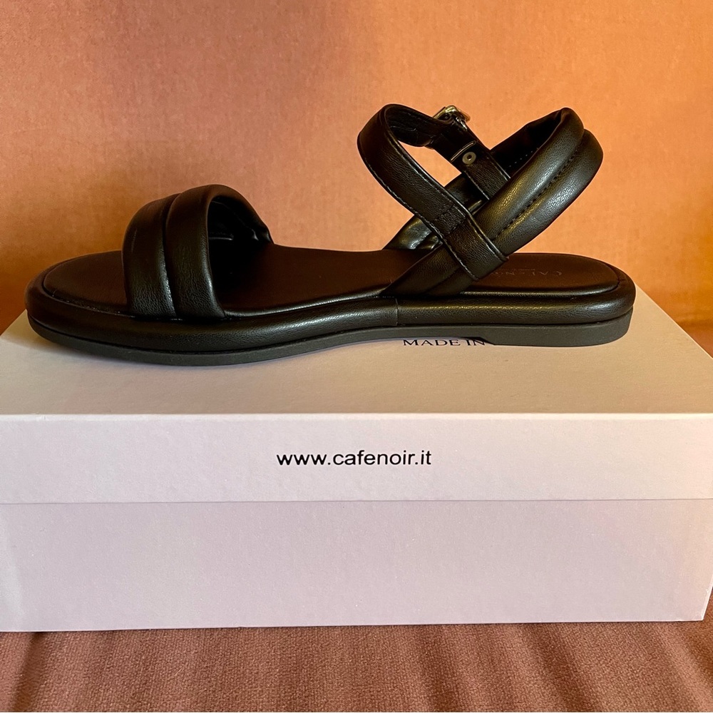 Cafè Noir Pad Buckle Sandals NIB Size 38 - Picture 2 of 6